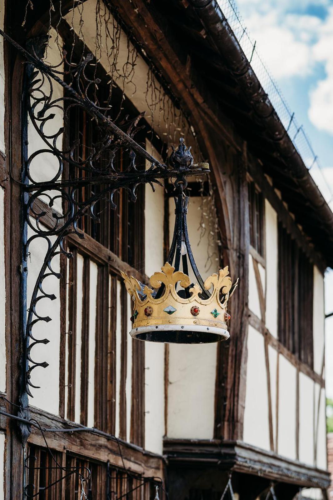 The Crown Inn Chiddingfold Esterno foto