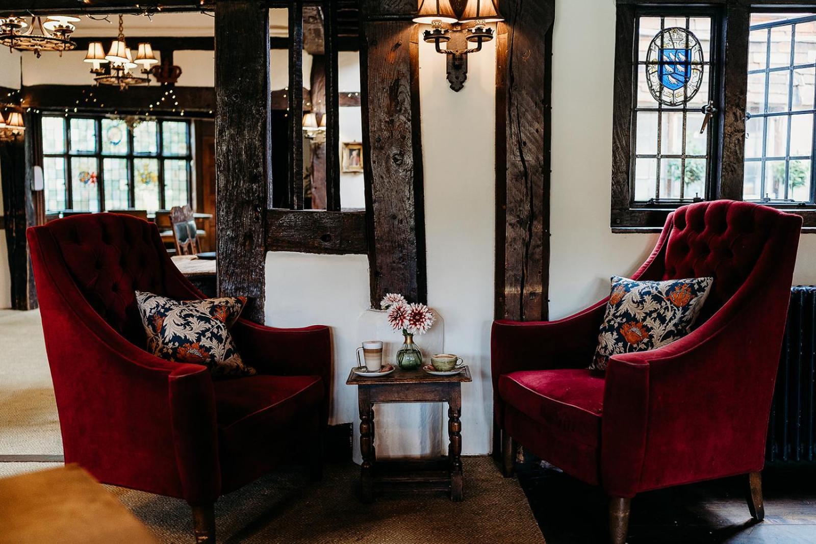 The Crown Inn Chiddingfold Esterno foto