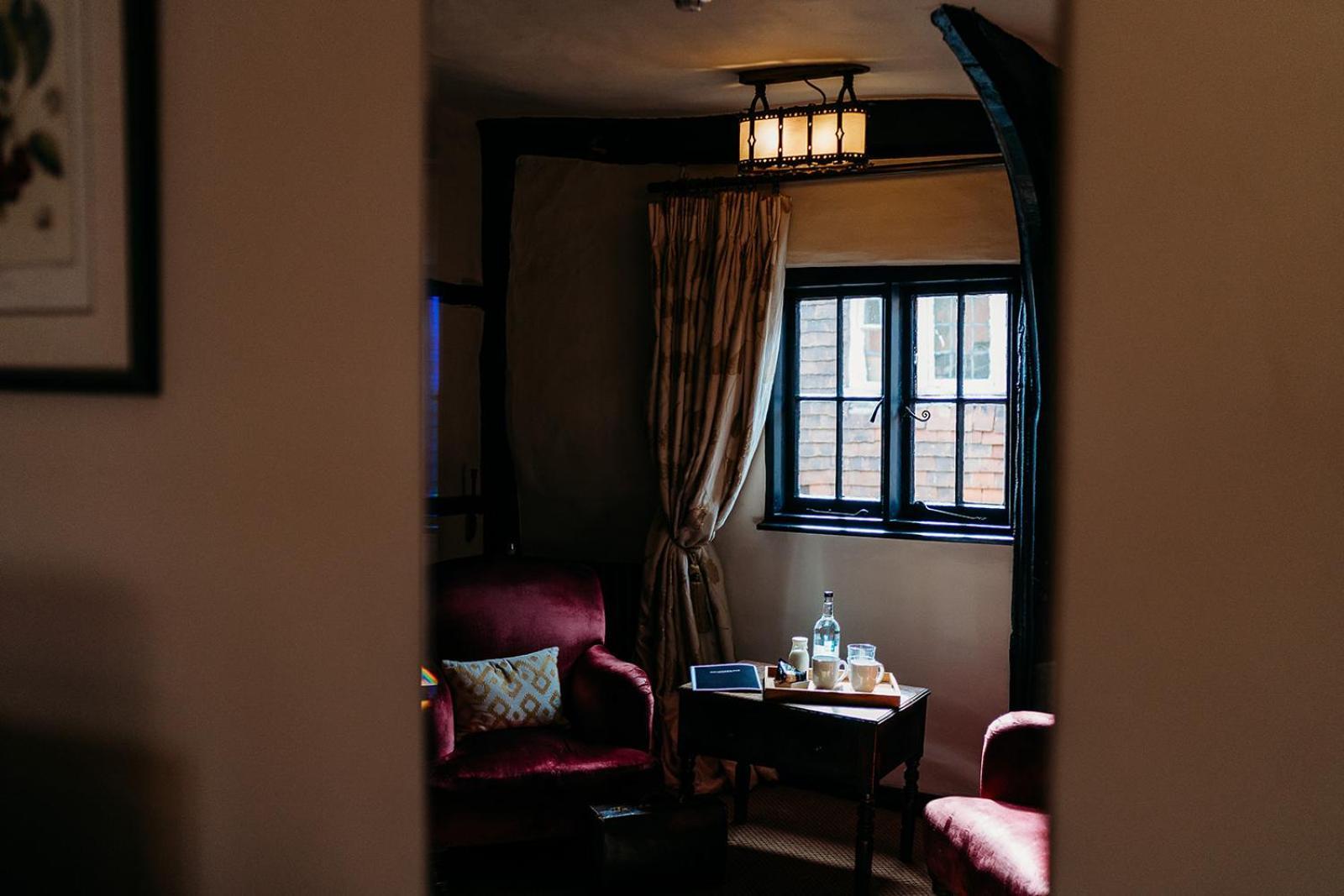 The Crown Inn Chiddingfold Esterno foto