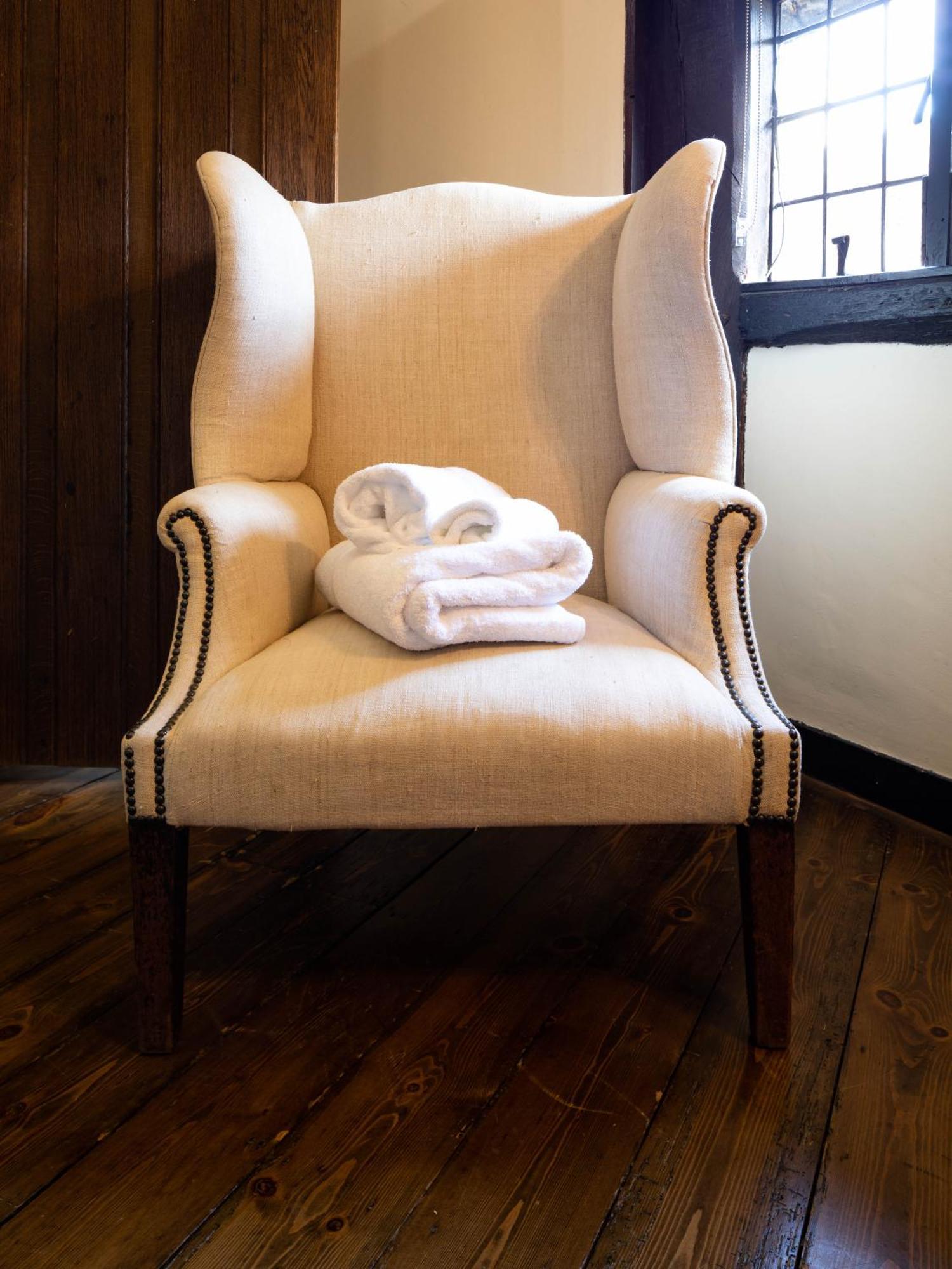 The Crown Inn Chiddingfold Esterno foto