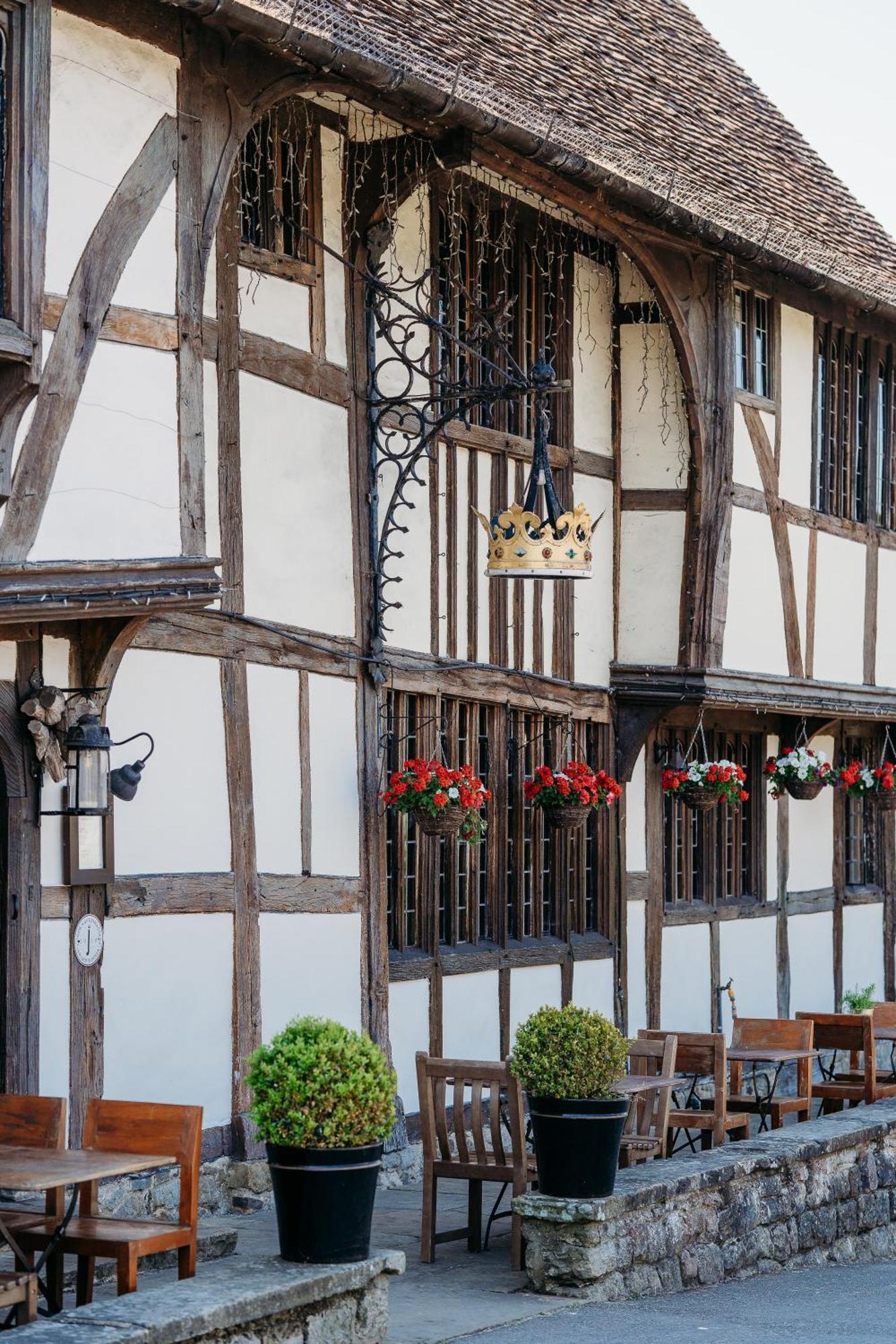 The Crown Inn Chiddingfold Esterno foto